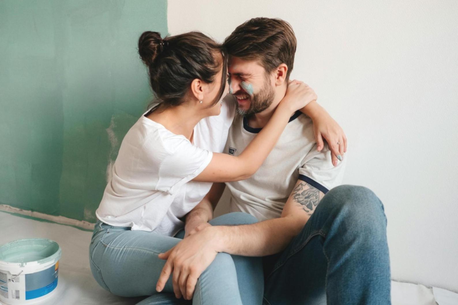 Attività manuale svolta insieme da genitori e figli